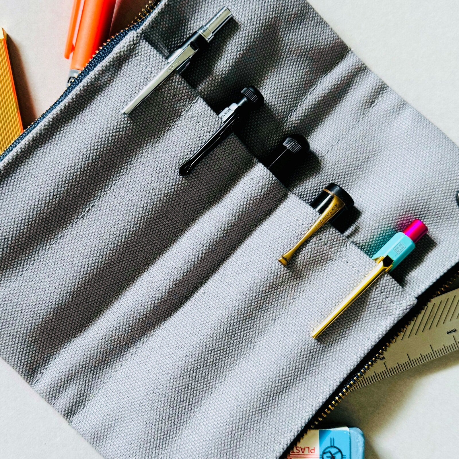 etui-a-stylos-en-toile-kurashiki-luddite vue 1