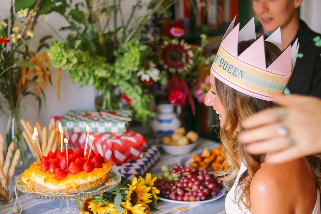 carte-danniversaire-reine-chapeau-de-fete vue 4