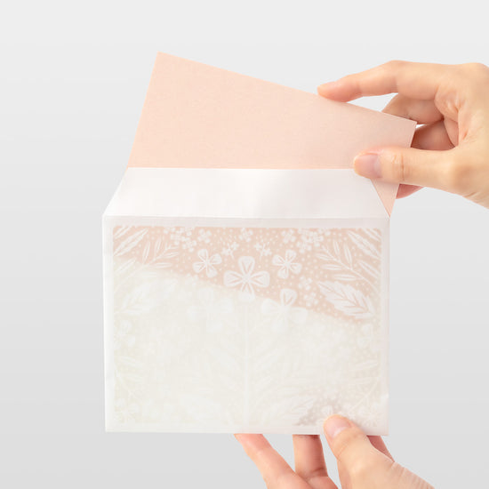 set-papier-et-enveloppes-en-filigrane-rose vue 2