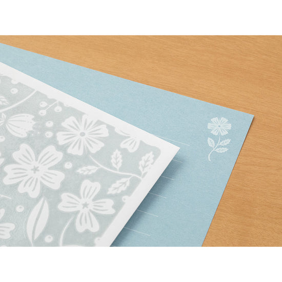 set-papier-et-enveloppes-en-filigrane-bleu vue 6