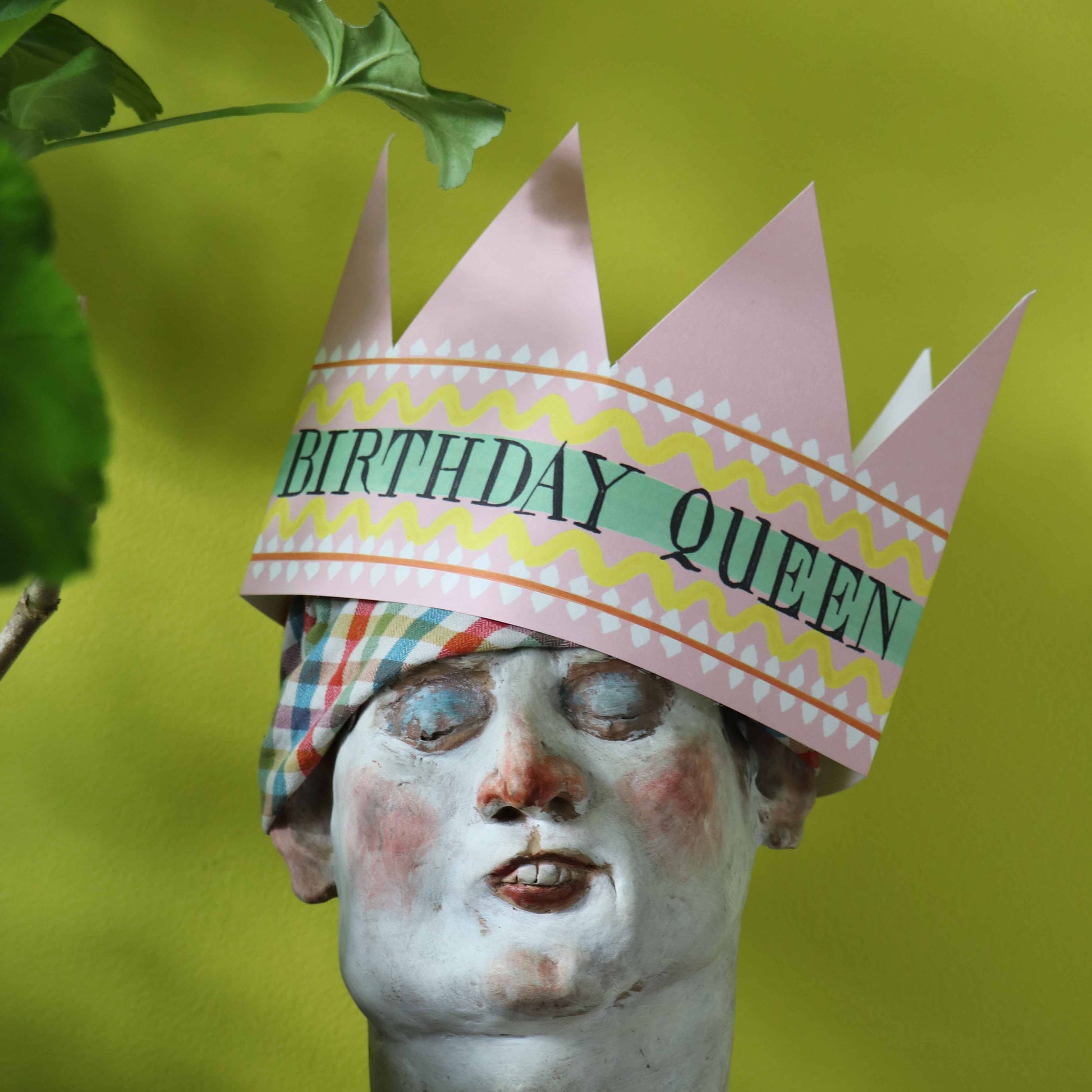 carte-danniversaire-reine-chapeau-de-fete vue 5