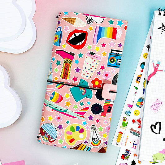 Housse de carnet de voyage – Pipsticks - Modèle Everythings