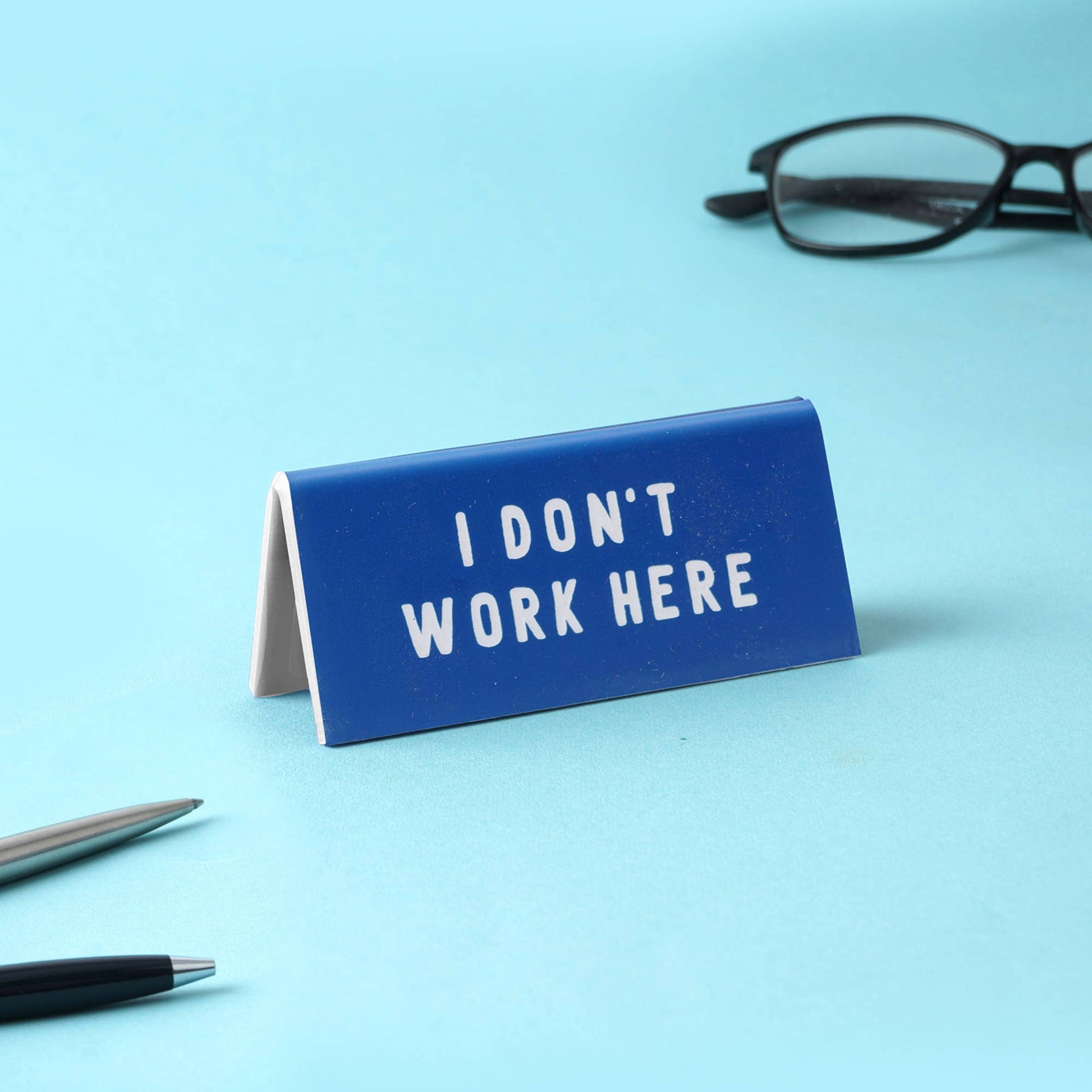 Plaque bureau I don't work here - je ne travaille pas ici CGB Giftware