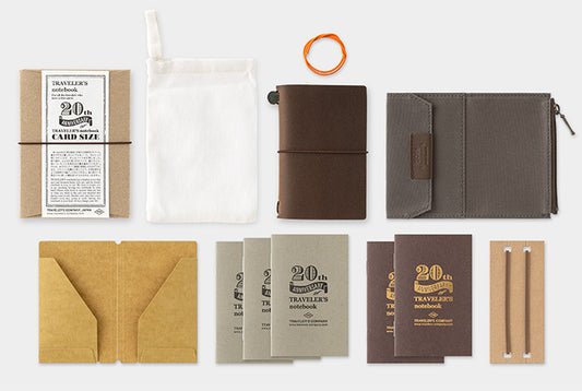 TRAVELER’S notebook – 20ème anniversaire - Format Carte - Marron