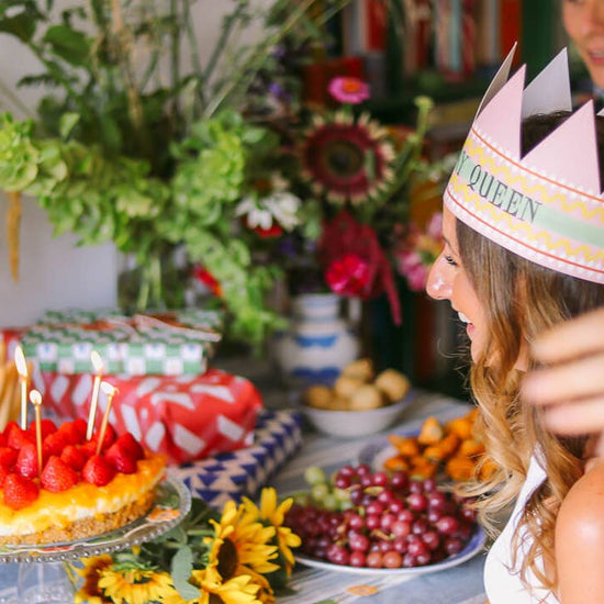 carte-danniversaire-reine-chapeau-de-fete vue 4