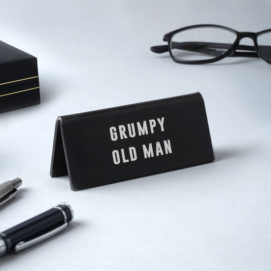 panneau-de-bureau-noir-grumpy-old-man vue 1