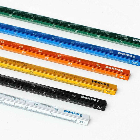 Penco – Règle triangulaire en aluminium Coloris au choix