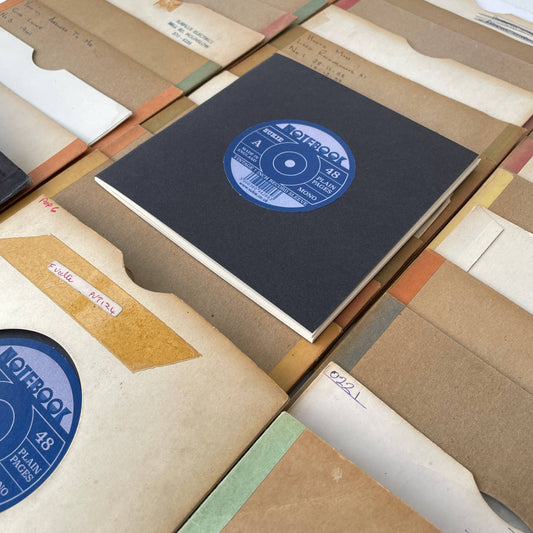 Carnet Record Sleeve - Sukie