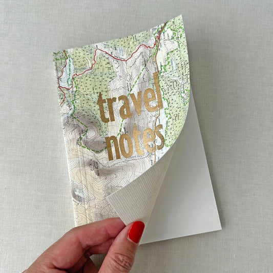 Carnet de voyage vintage – Multi-papiers cousu à plat – Sukie