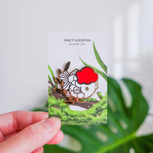 Pin's en émail Poisson rouge fantaisie – Red Cap Oranda – Thousand Skies
