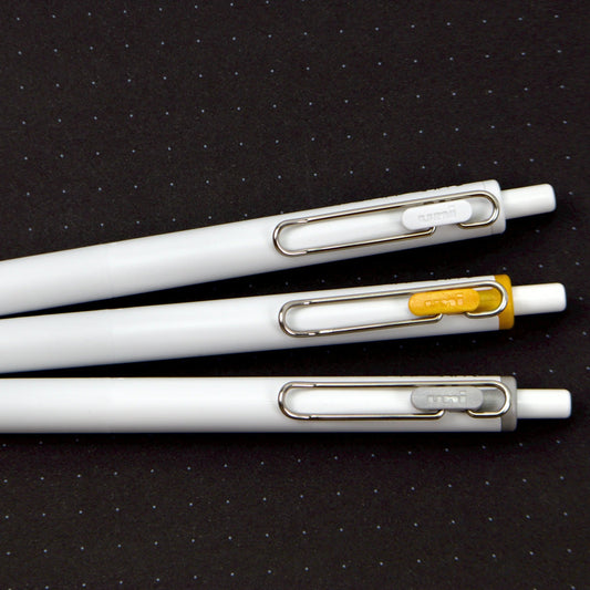 set-de-3-stylos-gel-uni-ball-one-blanc-metalliques-0-5-ou-0-38-mm vue 2